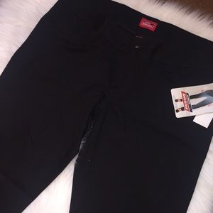 Brand new pair of black dickie skinny jeans
